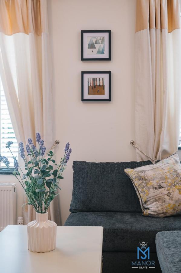 Charming Chic Appartment With 24Hr Parking Northampton Exteriér fotografie
